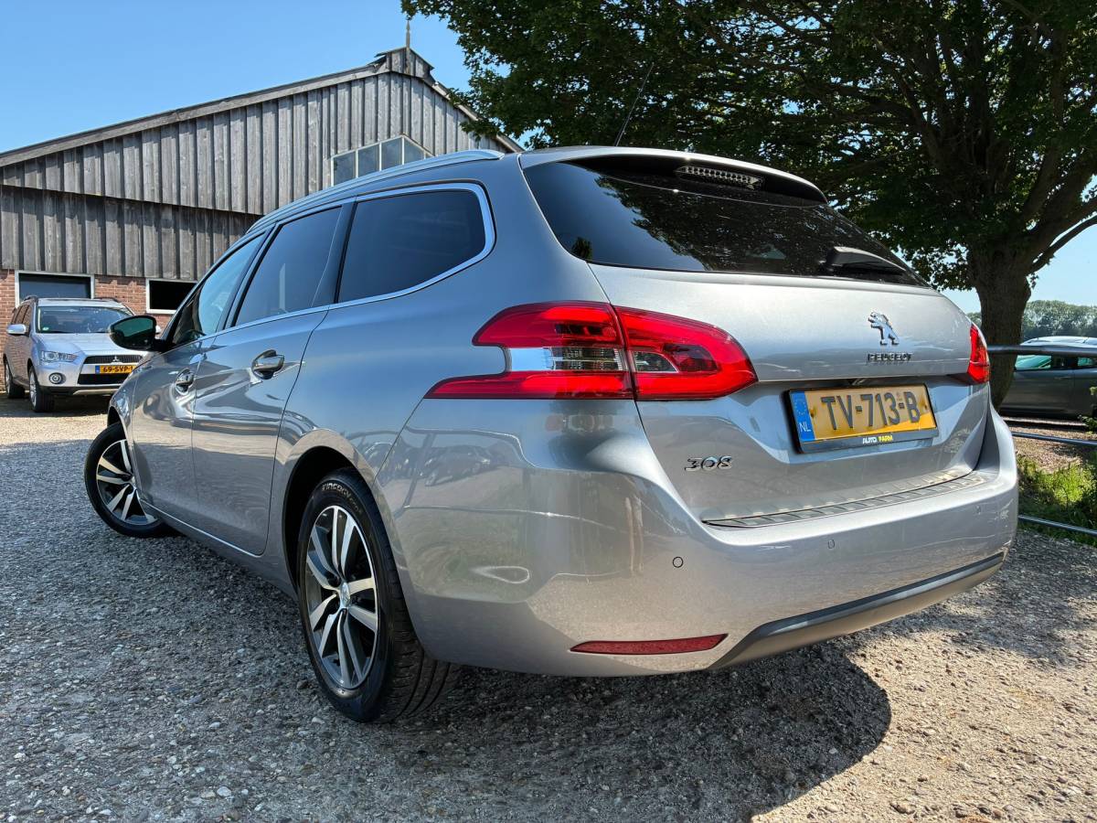 Peugeot 308 Peugeot 308 SW 1.2 | Automaat | Panodak + Carplay + Clima + Cruise nu €9.975,-!!