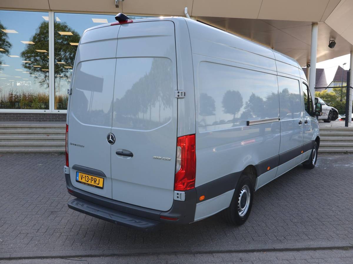 Mercedes-Benz Sprinter Mercedes-Benz Sprinter 315 1.9 CDI 150 PK AUT9 L3H2 + LED | CAMERA | NAVIGATIE | CARPLAY | PDC | CRUISE | MF STUUR