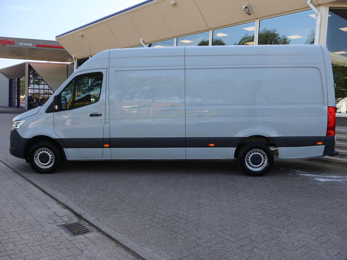 Mercedes-Benz Sprinter Mercedes-Benz Sprinter 315 1.9 CDI 150 PK AUT9 L3H2 + LED | CAMERA | NAVIGATIE | CARPLAY | PDC | CRUISE | MF STUUR