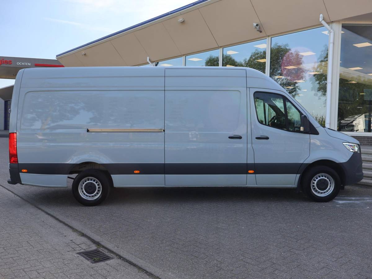 Mercedes-Benz Sprinter Mercedes-Benz Sprinter 315 1.9 CDI 150 PK AUT9 L3H2 + LED | CAMERA | NAVIGATIE | CARPLAY | PDC | CRUISE | MF STUUR