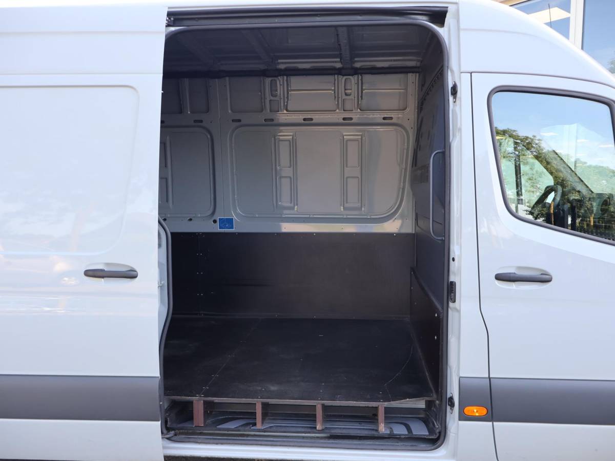 Mercedes-Benz Sprinter Mercedes-Benz Sprinter 315 1.9 CDI 150 PK AUT9 L3H2 + LED | CAMERA | NAVIGATIE | CARPLAY | PDC | CRUISE | MF STUUR