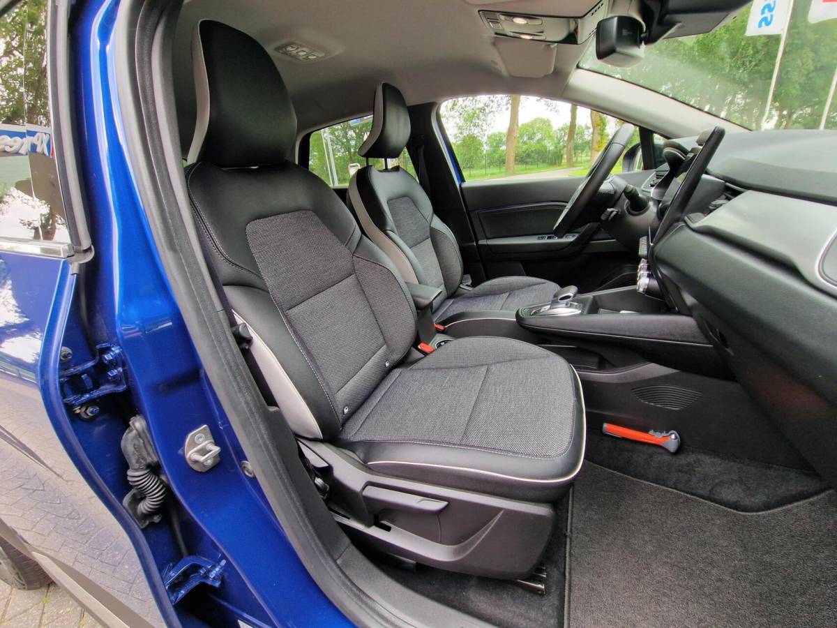 Renault Captur Renault Captur 1.6 E-Tech full hybrid 145 techno|Automaat|Trekhaak|26.081KM|Clima|Navi|Cruise|