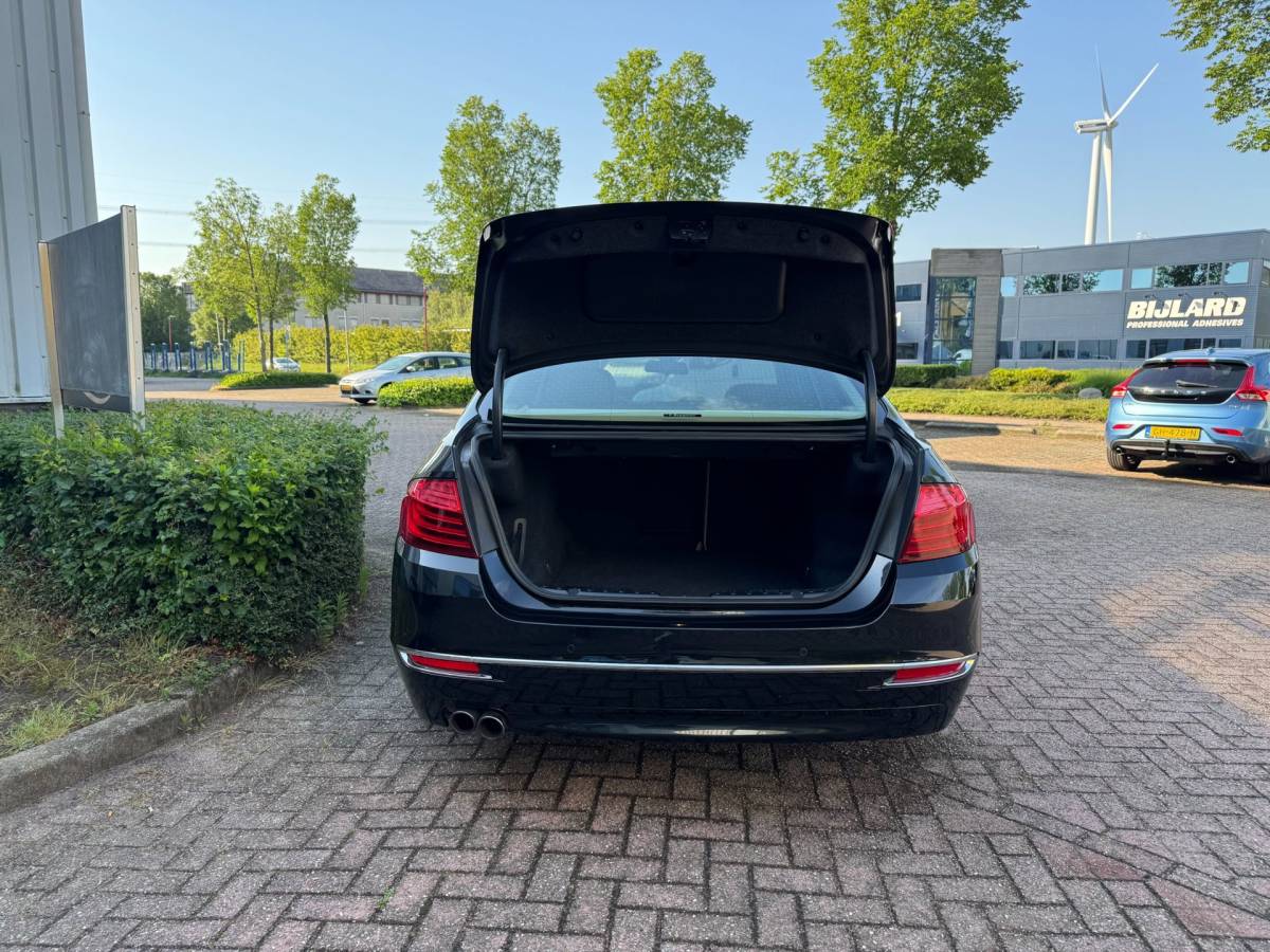 BMW 5 Serie BMW 5-serie 520i Luxury Edition AUTOMAAT!!
