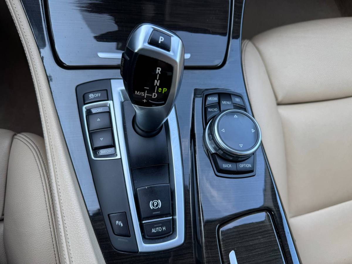 BMW 5 Serie BMW 5-serie 520i Luxury Edition AUTOMAAT!!