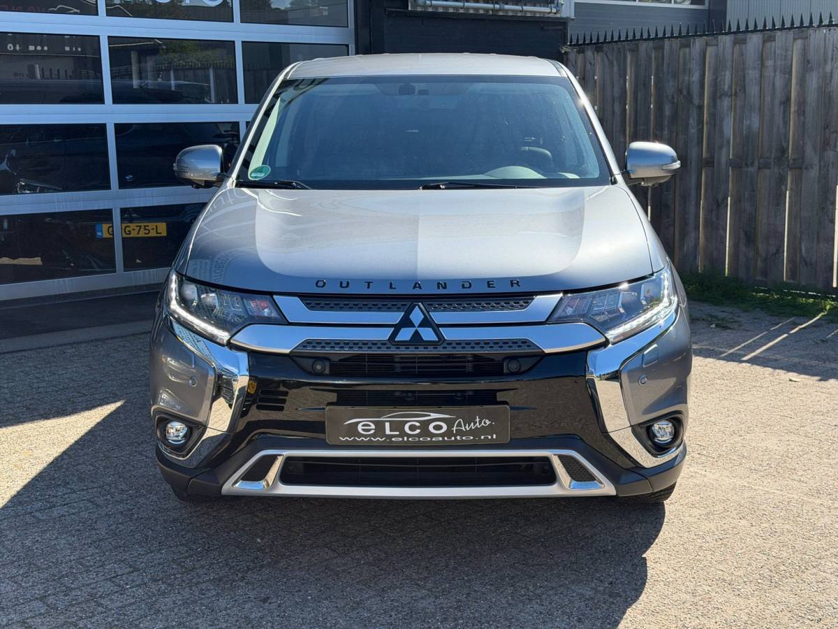 Mitsubishi Outlander Mitsubishi Outlander 2.0 2WD Limited+ / Leder / 7P/ 1ste eigenaar