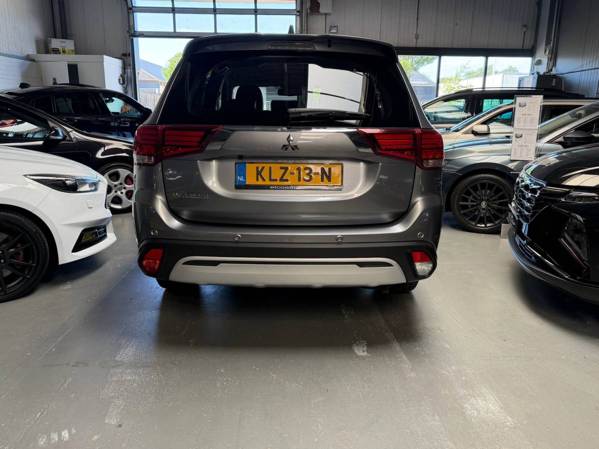 Mitsubishi Outlander Mitsubishi Outlander 2.0 2WD Limited+ / Leder / 7P/ 1ste eigenaar