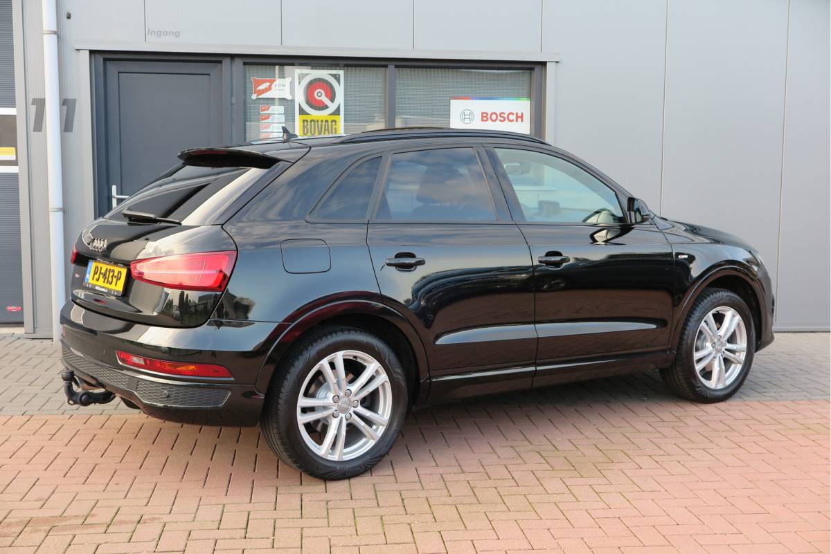 Audi Q3 Audi Q3 1.4 TFSI 150pk CoD S-Tronic 2x S-Line, Pano ,Trekhaak ,Xenon, Navi, Stoelverwarming. . .
