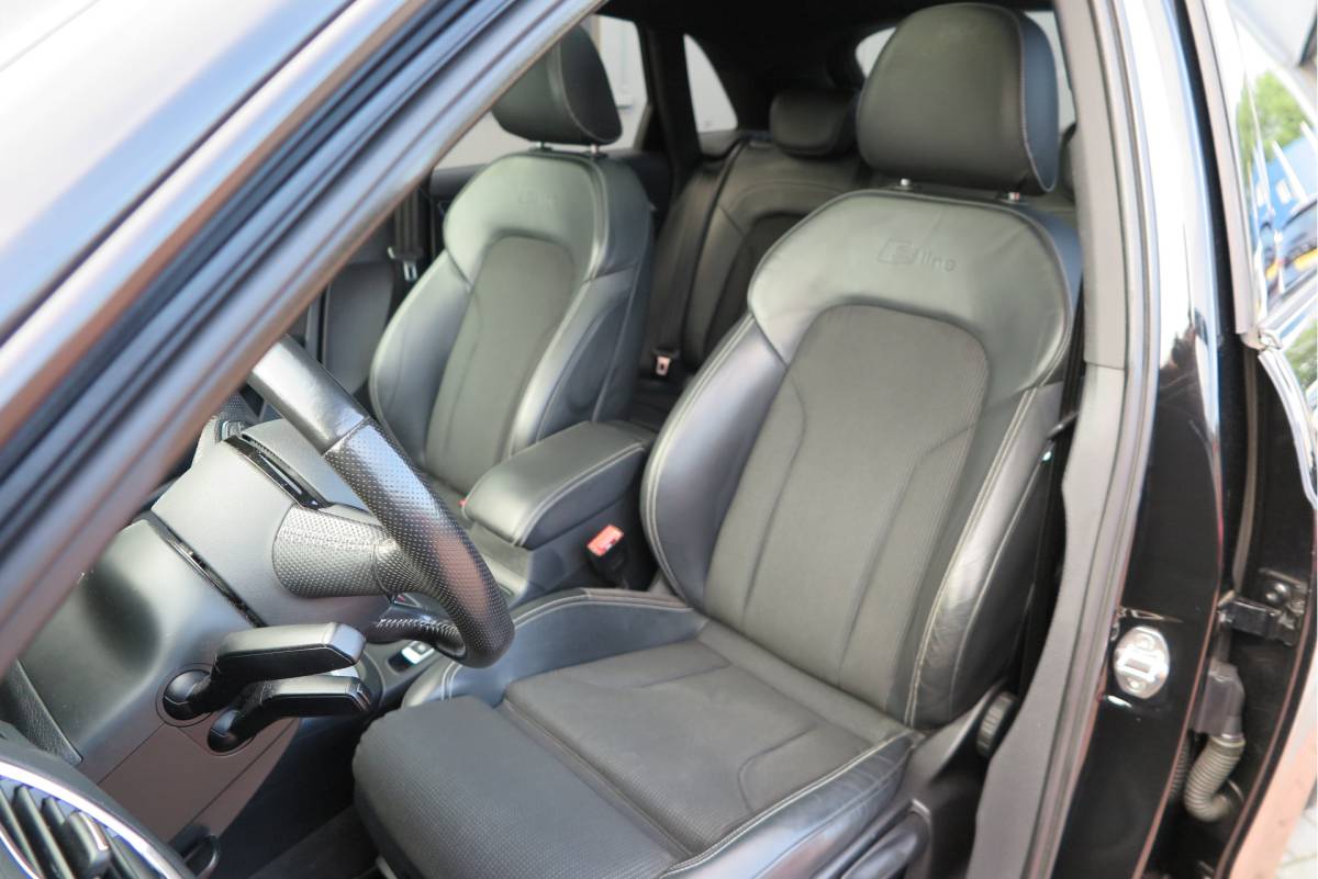 Audi Q3 Audi Q3 1.4 TFSI 150pk CoD S-Tronic 2x S-Line, Pano ,Trekhaak ,Xenon, Navi, Stoelverwarming. . .