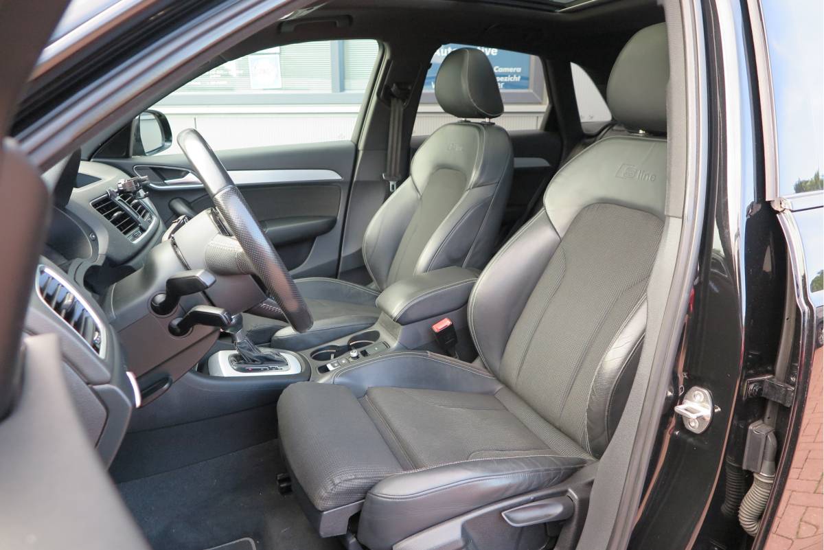 Audi Q3 Audi Q3 1.4 TFSI 150pk CoD S-Tronic 2x S-Line, Pano ,Trekhaak ,Xenon, Navi, Stoelverwarming. . .