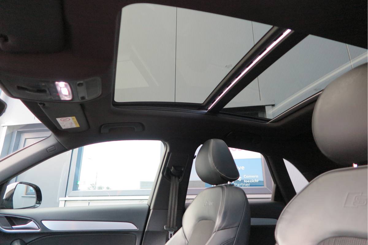 Audi Q3 Audi Q3 1.4 TFSI 150pk CoD S-Tronic 2x S-Line, Pano ,Trekhaak ,Xenon, Navi, Stoelverwarming. . .