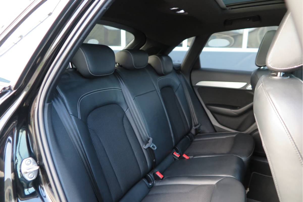 Audi Q3 Audi Q3 1.4 TFSI 150pk CoD S-Tronic 2x S-Line, Pano ,Trekhaak ,Xenon, Navi, Stoelverwarming. . .