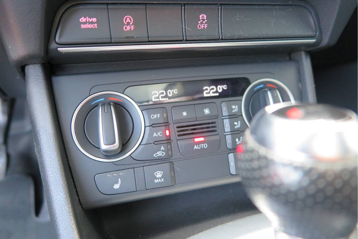 Audi Q3 Audi Q3 1.4 TFSI 150pk CoD S-Tronic 2x S-Line, Pano ,Trekhaak ,Xenon, Navi, Stoelverwarming. . .