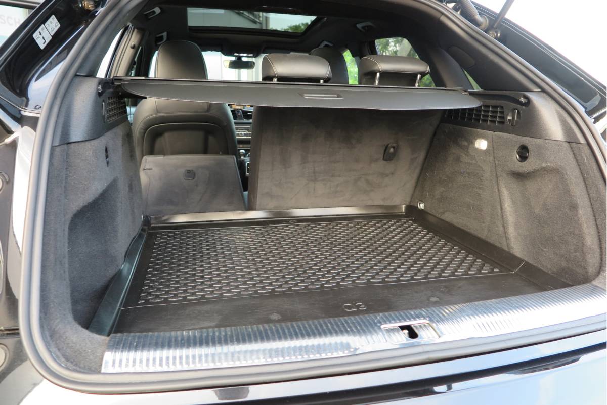Audi Q3 Audi Q3 1.4 TFSI 150pk CoD S-Tronic 2x S-Line, Pano ,Trekhaak ,Xenon, Navi, Stoelverwarming. . .