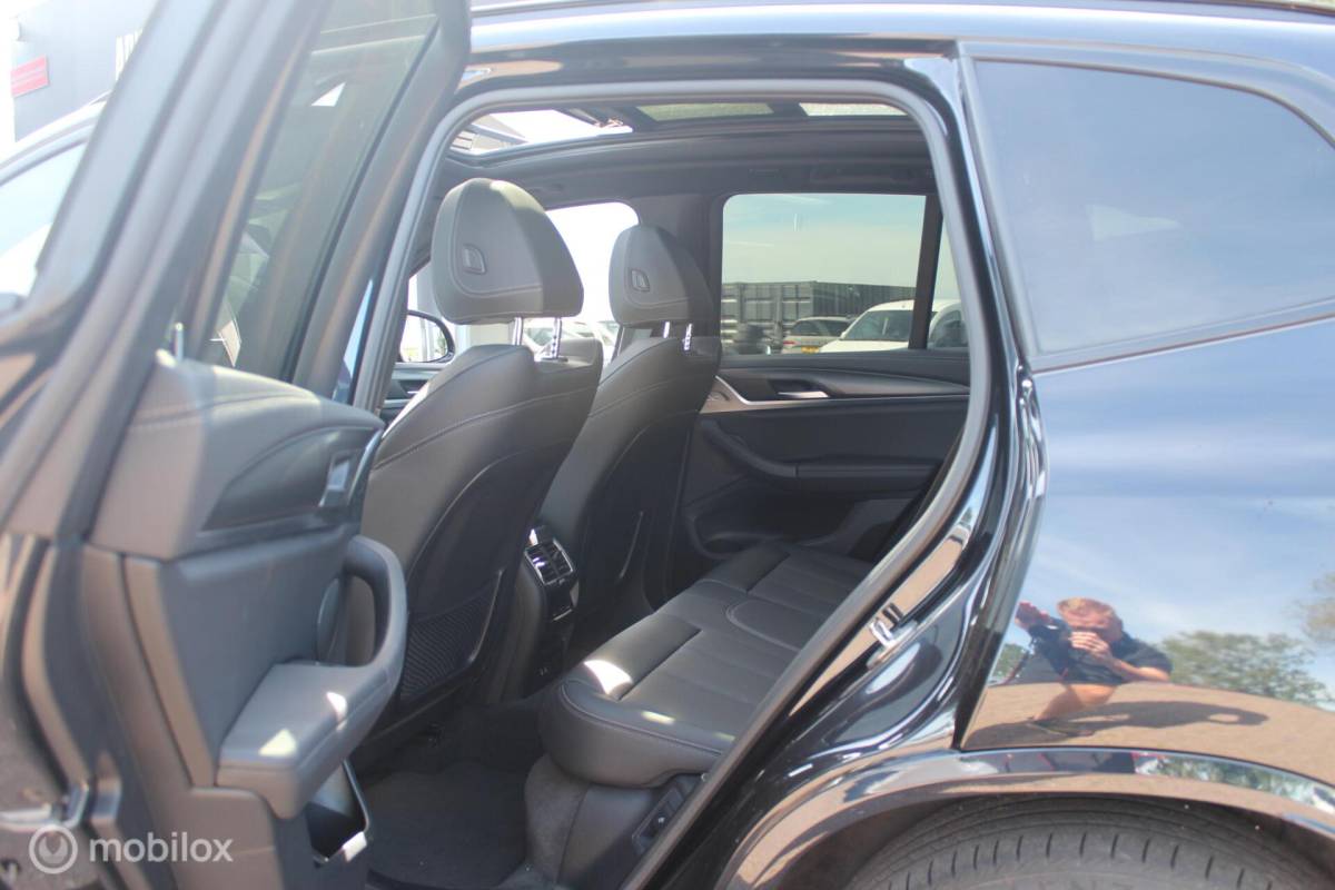 BMW iX3 BMW iX3 Executive 80 kWh M-Sport 3-Fase Pano/ACC/ShadowLine