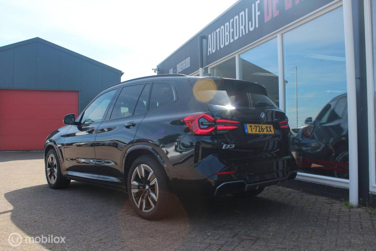 BMW iX3 BMW iX3 Executive 80 kWh M-Sport 3-Fase Pano/ACC/ShadowLine