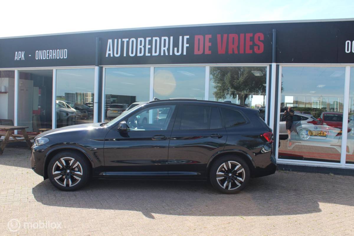 BMW iX3 BMW iX3 Executive 80 kWh M-Sport 3-Fase Pano/ACC/ShadowLine