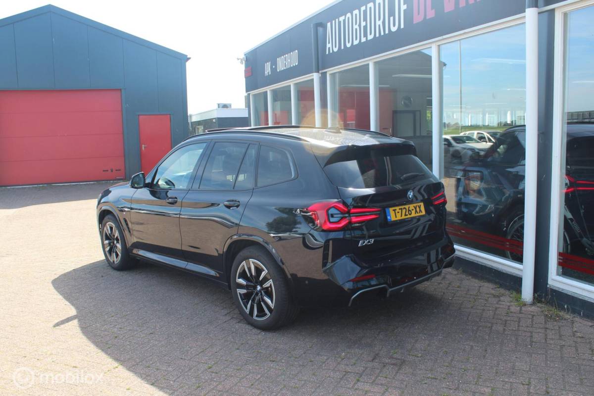 BMW iX3 BMW iX3 Executive 80 kWh M-Sport 3-Fase Pano/ACC/ShadowLine