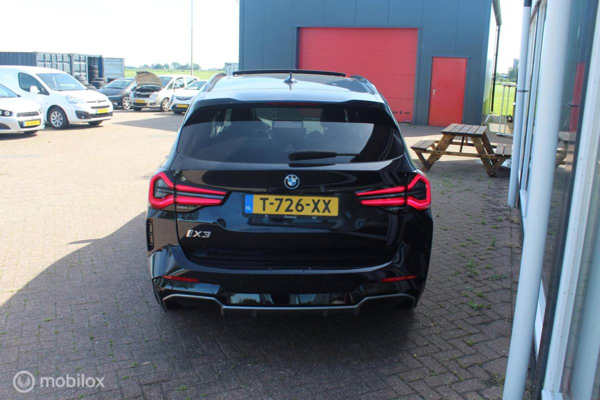 BMW iX3 BMW iX3 Executive 80 kWh M-Sport 3-Fase Pano/ACC/ShadowLine