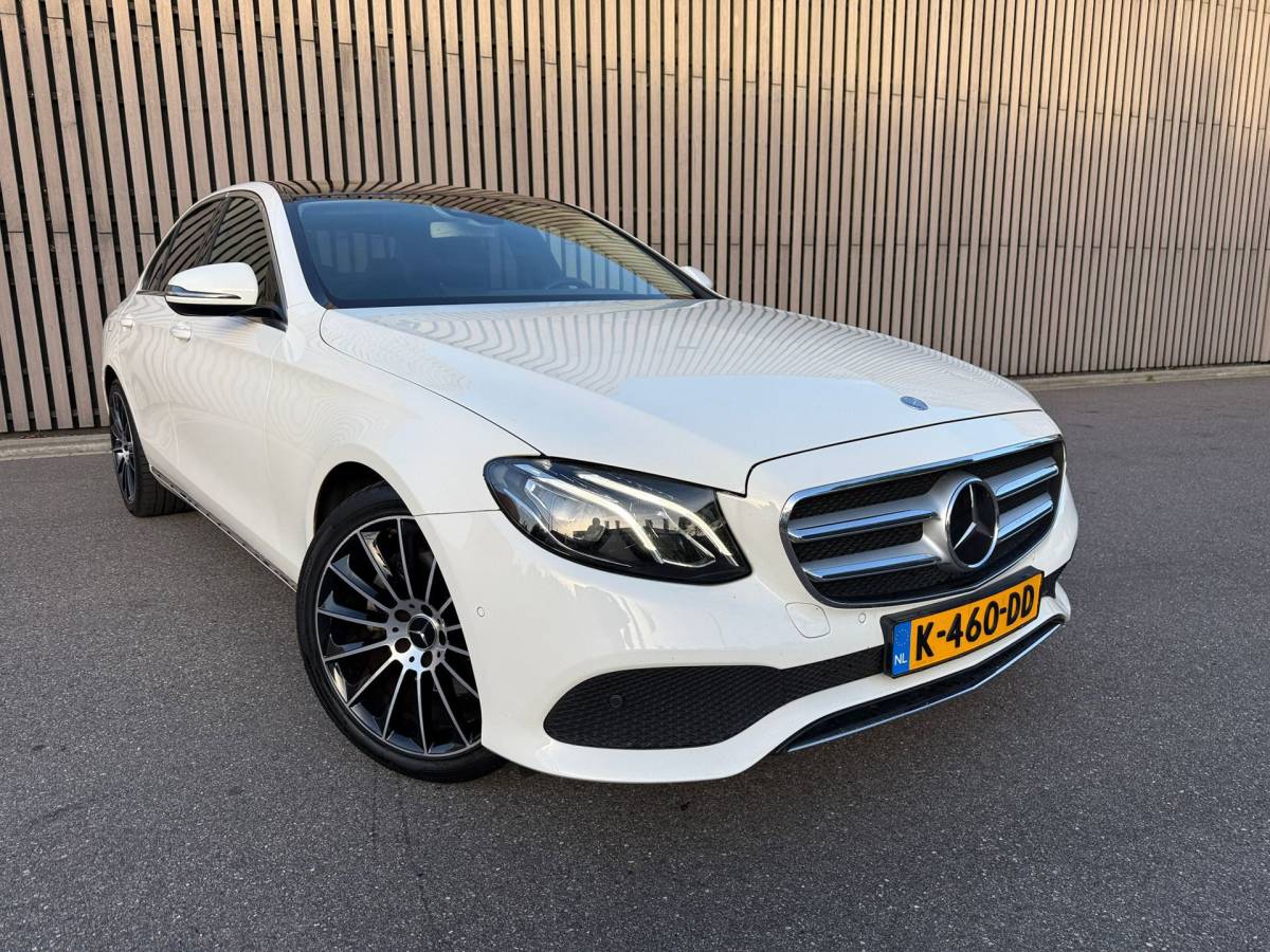 Mercedes-Benz E-Klasse Mercedes-Benz E-klasse 200 4MATIC Premium /Burmester /Schuifdak /Sfeerverlichting