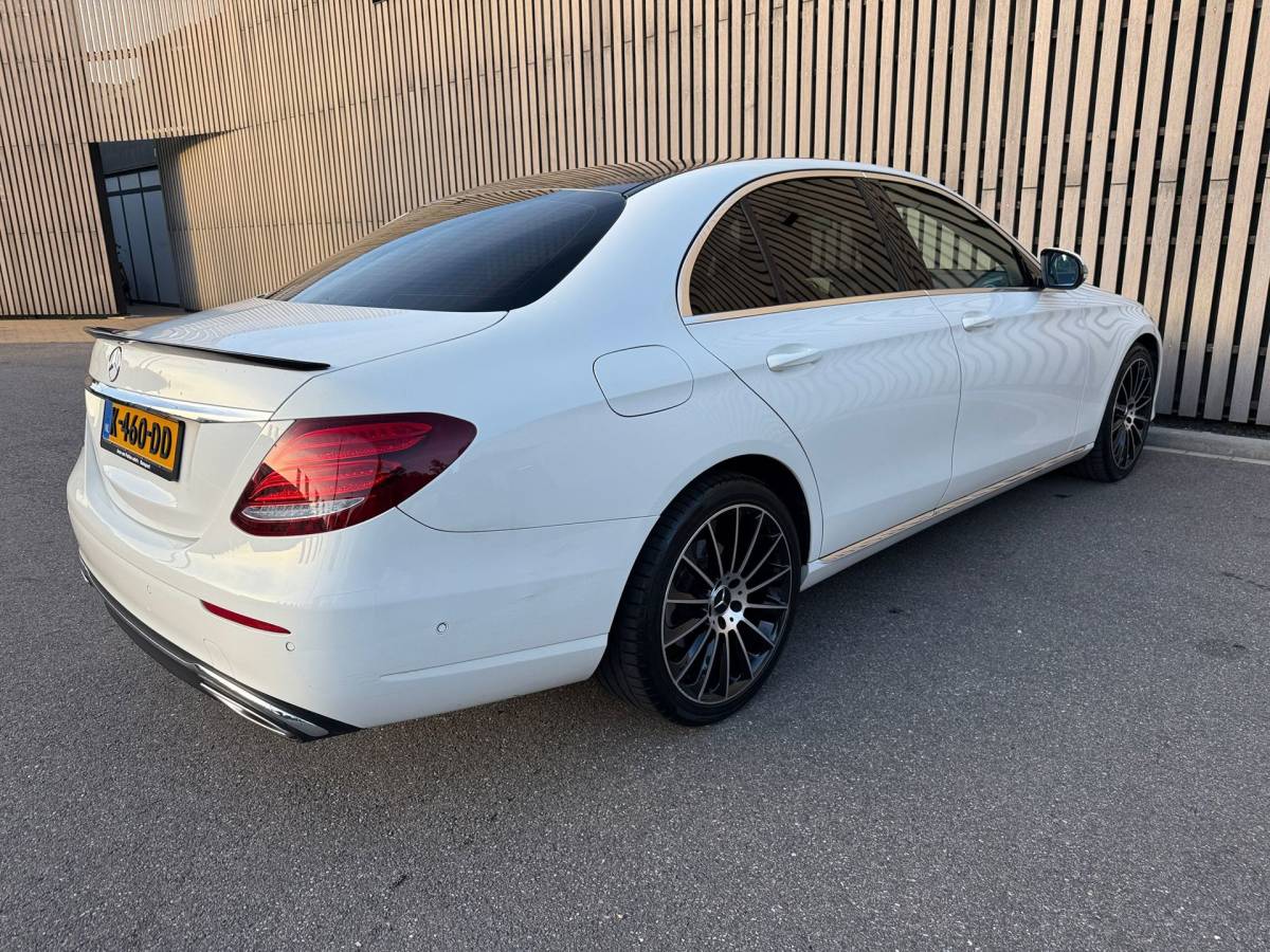 Mercedes-Benz E-Klasse Mercedes-Benz E-klasse 200 4MATIC Premium /Burmester /Schuifdak /Sfeerverlichting