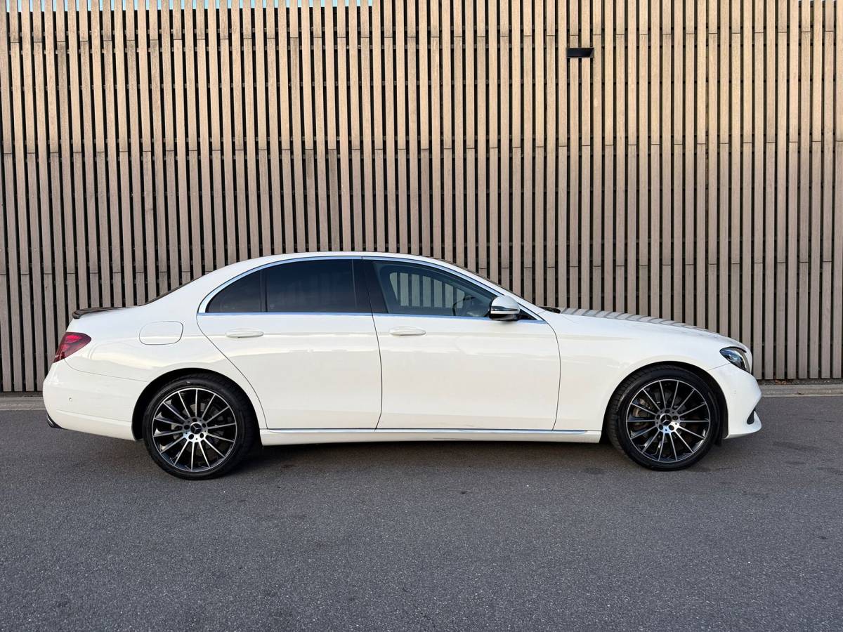 Mercedes-Benz E-Klasse Mercedes-Benz E-klasse 200 4MATIC Premium /Burmester /Schuifdak /Sfeerverlichting