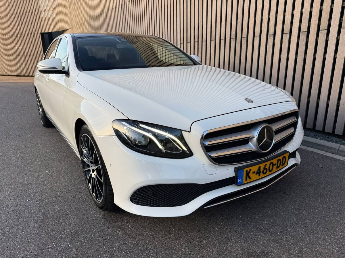 Mercedes-Benz E-Klasse Mercedes-Benz E-klasse 200 4MATIC Premium /Burmester /Schuifdak /Sfeerverlichting