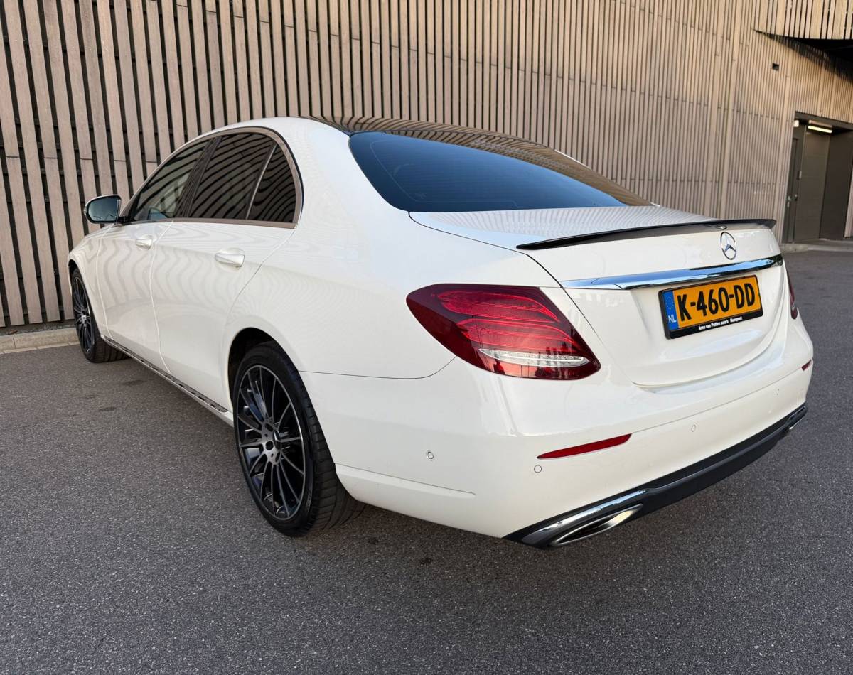 Mercedes-Benz E-Klasse Mercedes-Benz E-klasse 200 4MATIC Premium /Burmester /Schuifdak /Sfeerverlichting