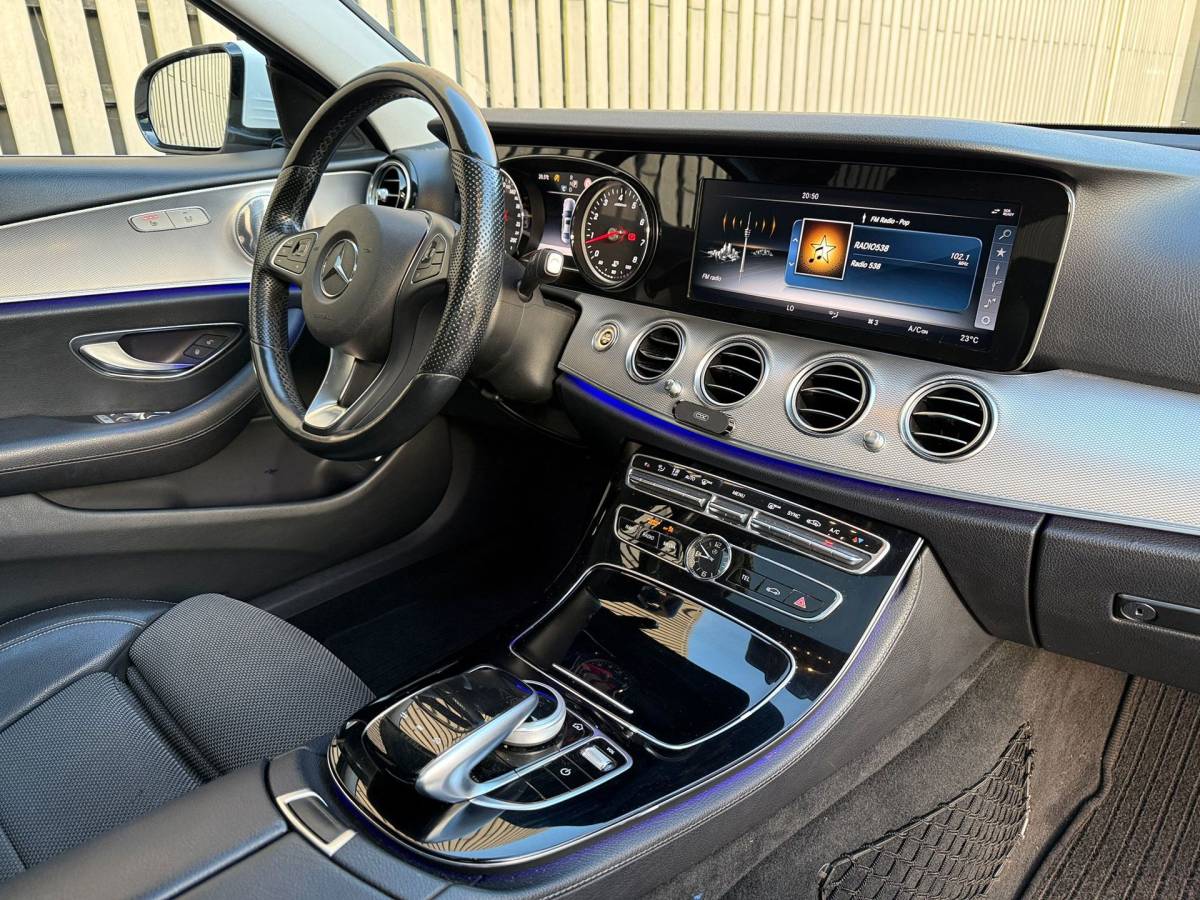 Mercedes-Benz E-Klasse Mercedes-Benz E-klasse 200 4MATIC Premium /Burmester /Schuifdak /Sfeerverlichting