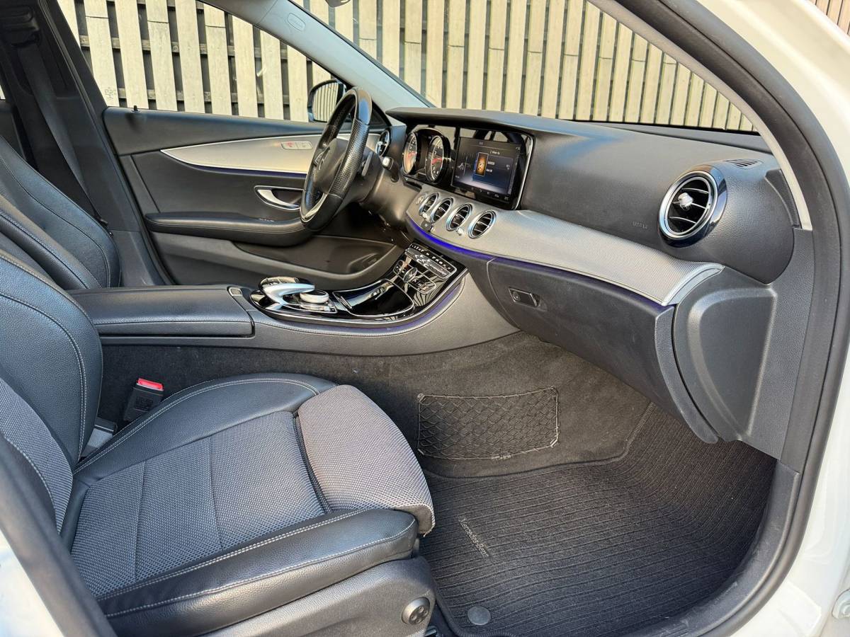 Mercedes-Benz E-Klasse Mercedes-Benz E-klasse 200 4MATIC Premium /Burmester /Schuifdak /Sfeerverlichting