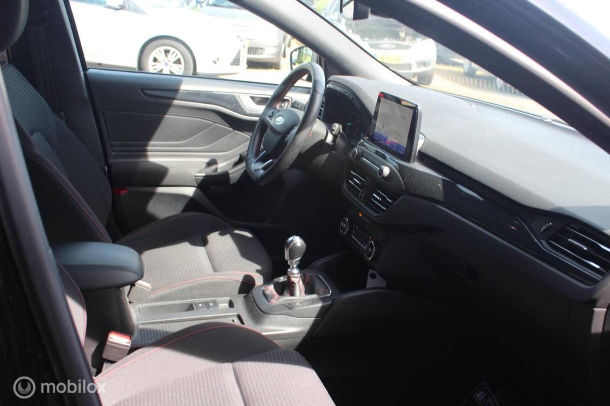 Ford Focus Ford Focus Wagon 1.0 EcoBoost ST Line Winterpakket/Ful-Led/NAP