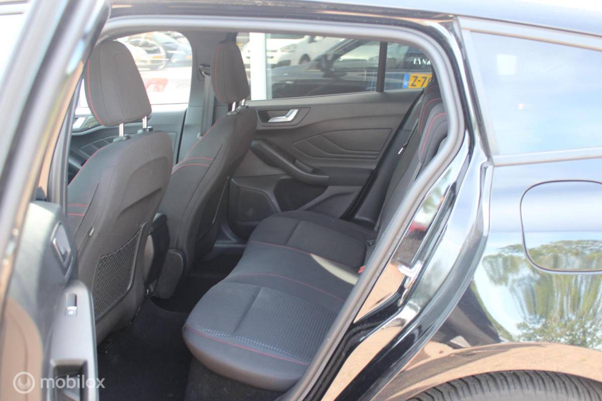 Ford Focus Ford Focus Wagon 1.0 EcoBoost ST Line Winterpakket/Ful-Led/NAP