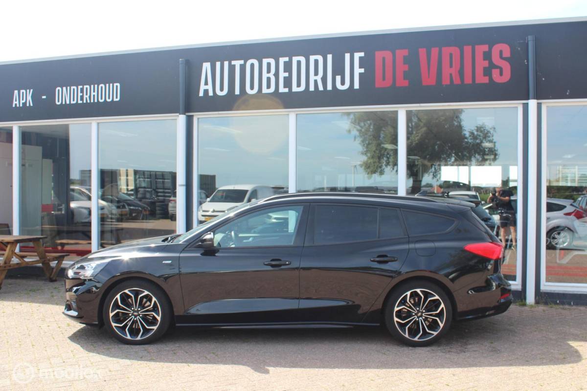 Ford Focus Ford Focus Wagon 1.0 EcoBoost ST Line Winterpakket/Ful-Led/NAP