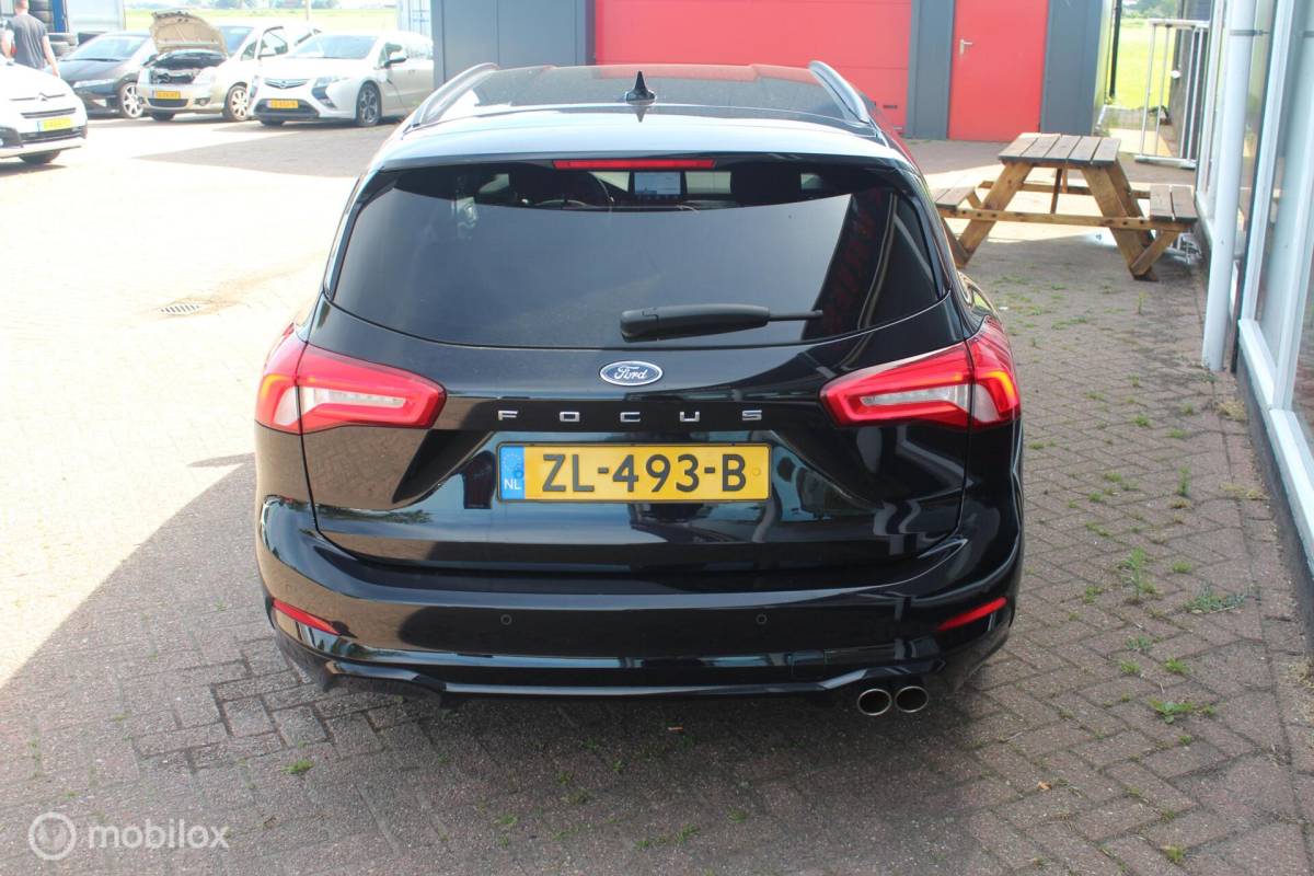 Ford Focus Ford Focus Wagon 1.0 EcoBoost ST Line Winterpakket/Ful-Led/NAP
