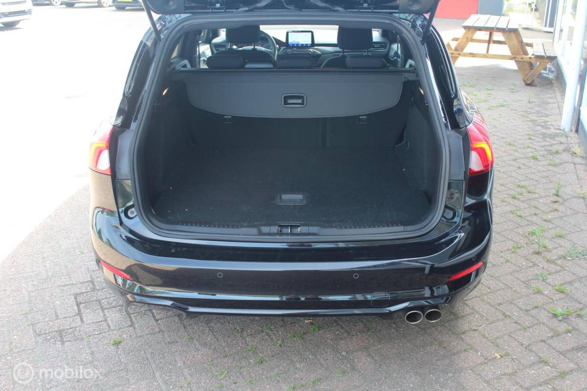 Ford Focus Ford Focus Wagon 1.0 EcoBoost ST Line Winterpakket/Ful-Led/NAP