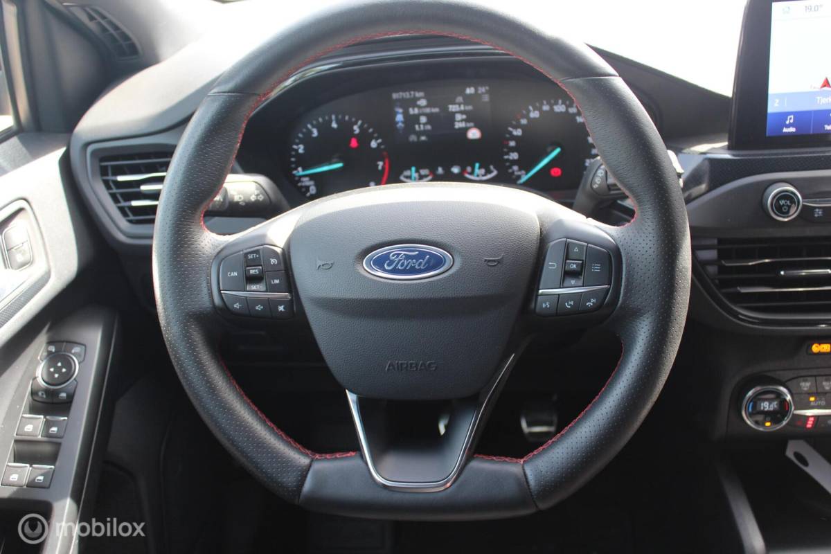 Ford Focus Ford Focus Wagon 1.0 EcoBoost ST Line Winterpakket/Ful-Led/NAP