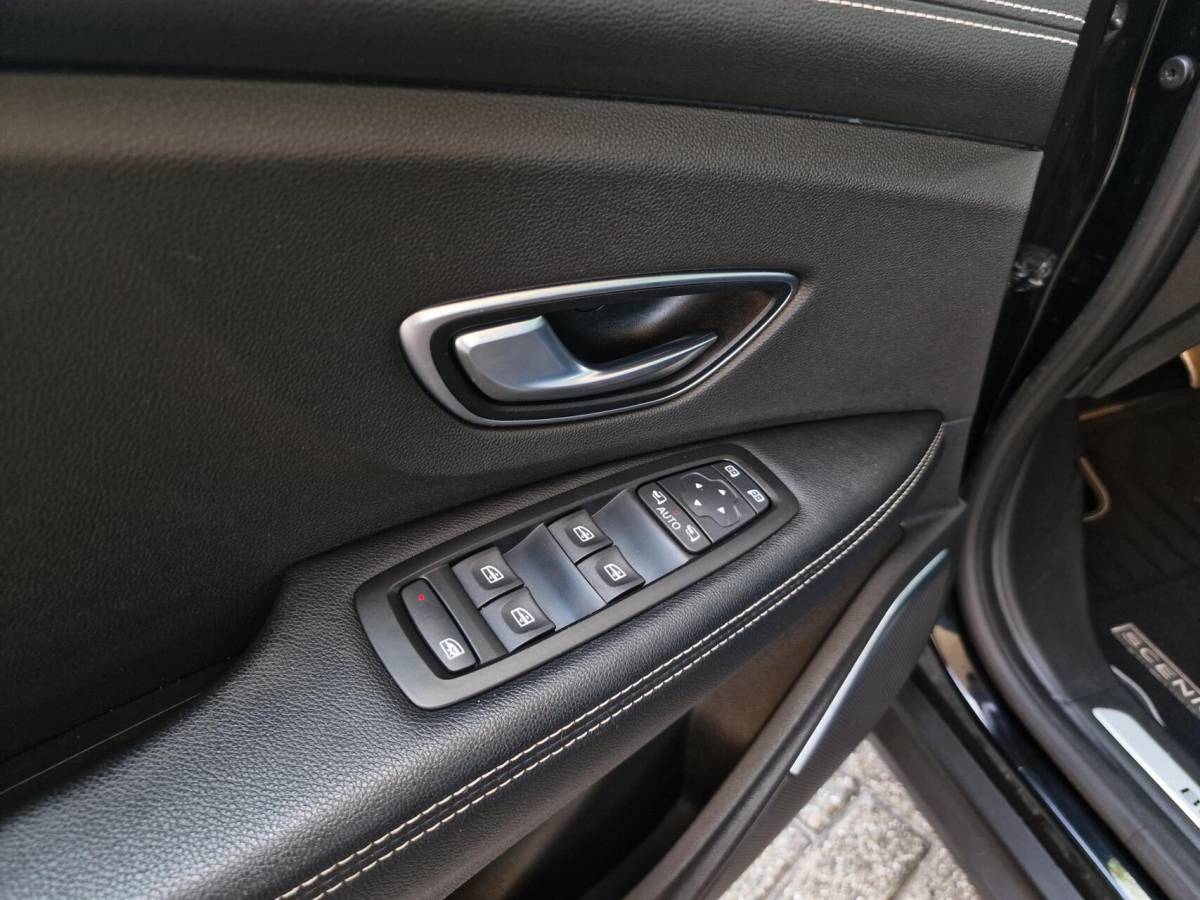 Renault Grand Scénic Renault Grand Scenic 1.3 TCe Black Edition 7p.|Automaat|trekhaak|Navi|LED|ACC|Pano|
