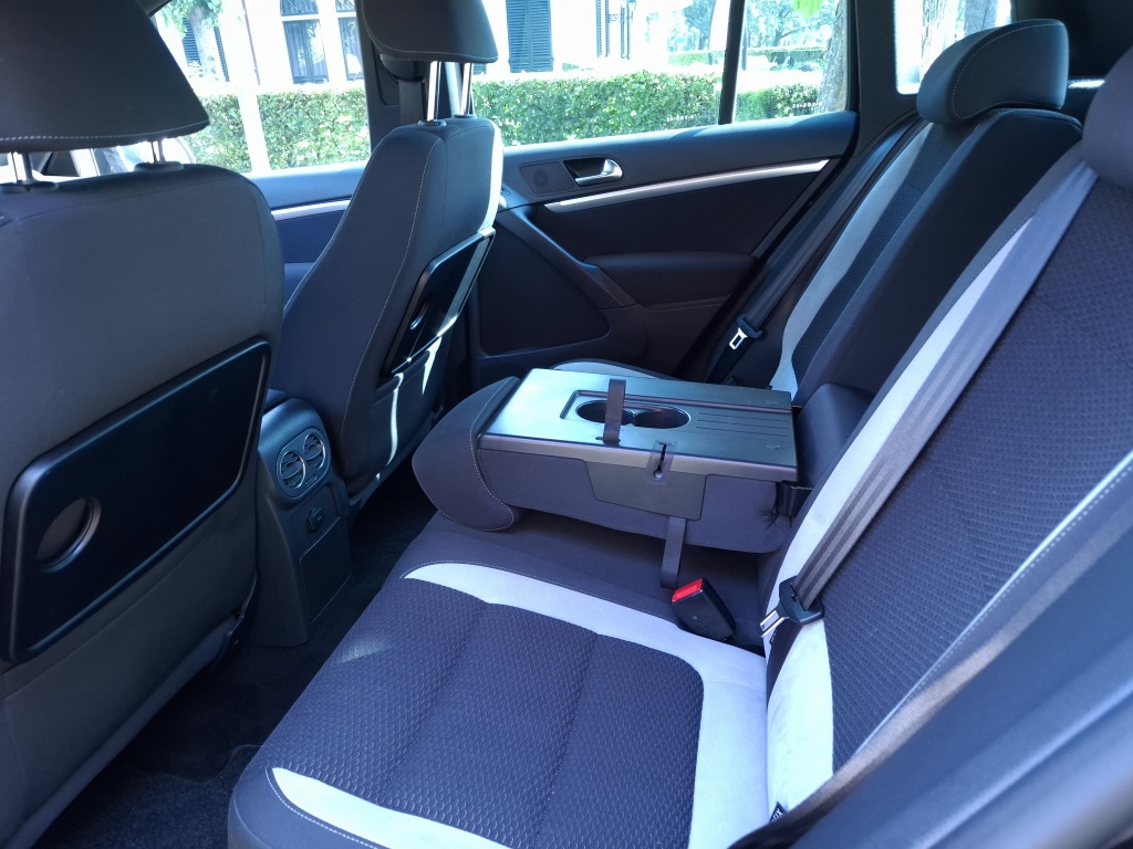 Volkswagen Tiguan Volkswagen Tiguan 1.4 TSI R-Line Edition DSG Automaat
