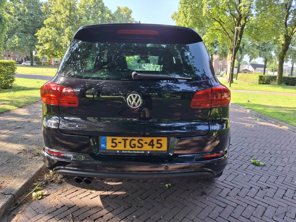 Volkswagen Tiguan Volkswagen Tiguan 1.4 TSI R-Line Edition DSG Automaat
