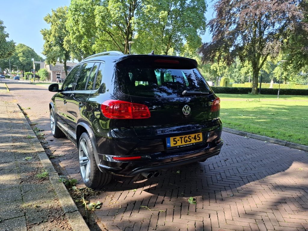 Volkswagen Tiguan Volkswagen Tiguan 1.4 TSI R-Line Edition DSG Automaat