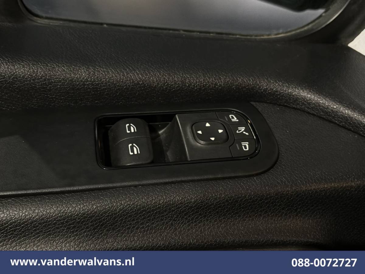 Mercedes-Benz Sprinter Mercedes-Benz Sprinter 317 CDI 170pk 3500kg Trekhaak L2H2 Euro6 Airco | Camera | Apple Carplay | Cruisecontrol Android Auto, Parkeersensoren