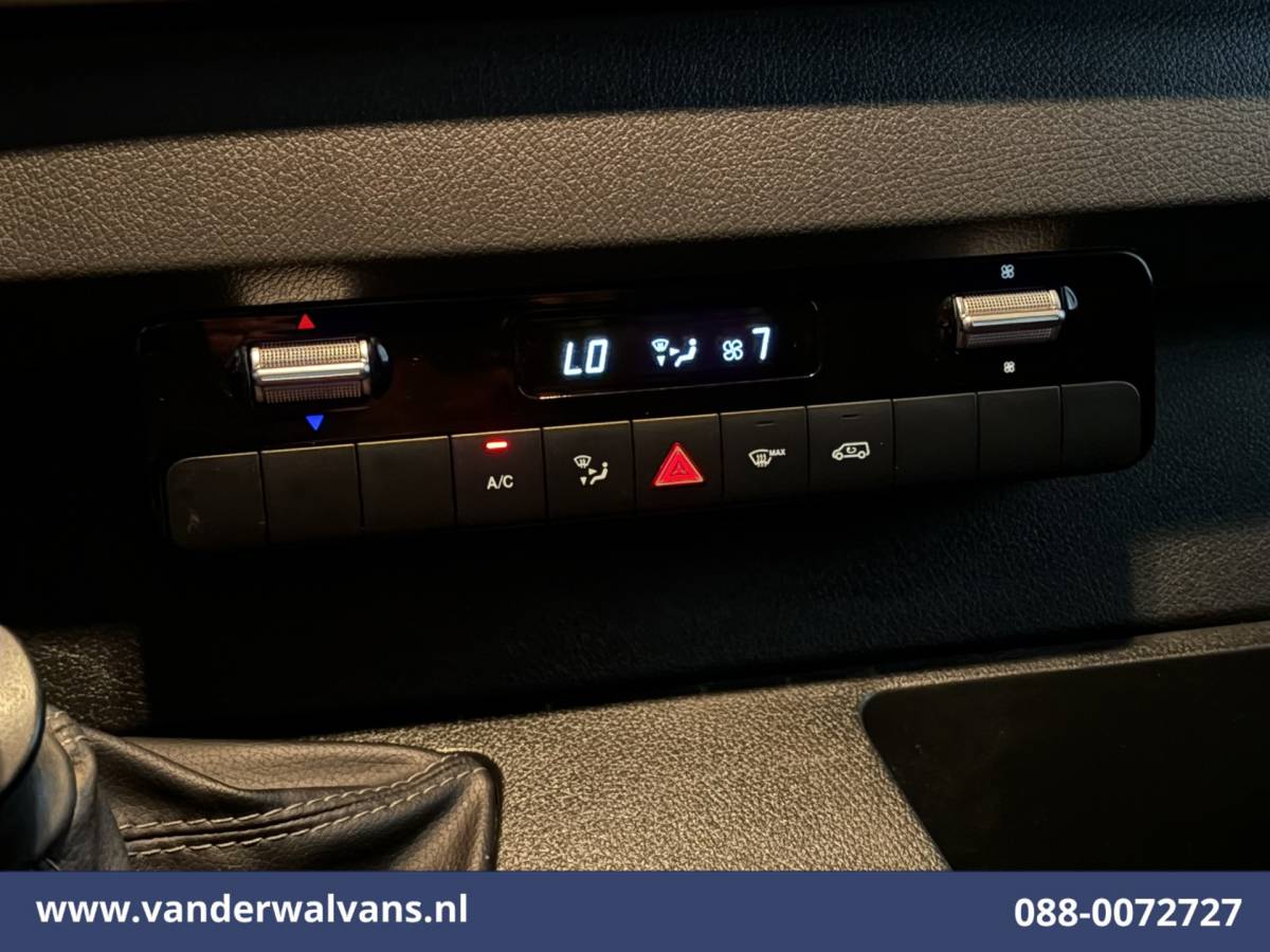 Mercedes-Benz Sprinter Mercedes-Benz Sprinter 317 CDI 170pk 3500kg Trekhaak L2H2 Euro6 Airco | Camera | Apple Carplay | Cruisecontrol Android Auto, Parkeersensoren