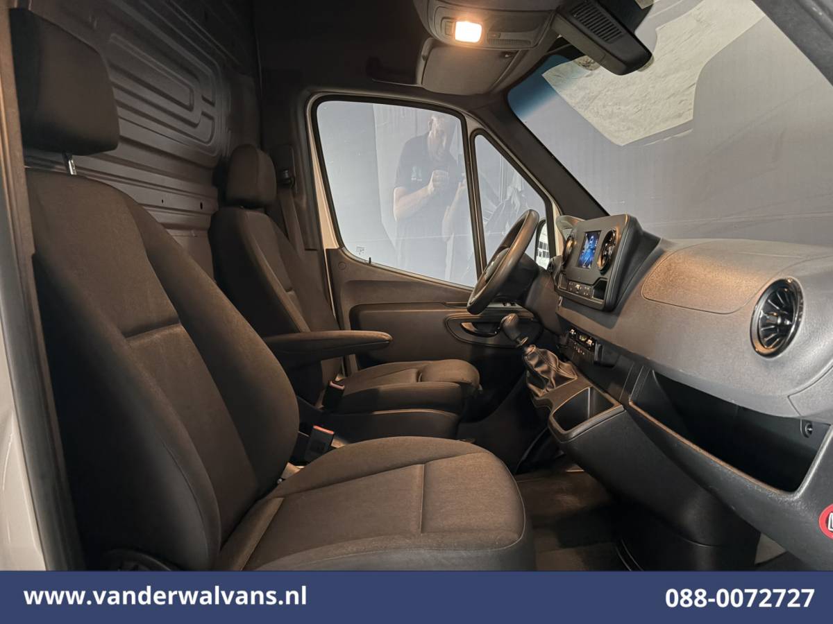 Mercedes-Benz Sprinter Mercedes-Benz Sprinter 317 CDI 170pk 3500kg Trekhaak L2H2 Euro6 Airco | Camera | Apple Carplay | Cruisecontrol Android Auto, Parkeersensoren