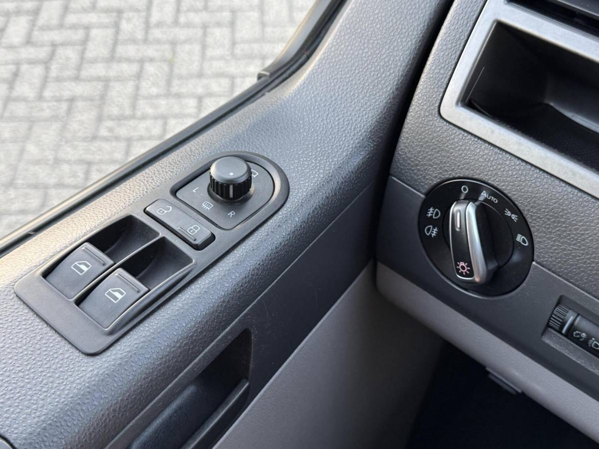 Volkswagen Transporter Volkswagen Transporter 2.0 TDI Highline Dubbele Cabine Trekhaak/Leer/Cruise/Navi/PDC/Bluetooth