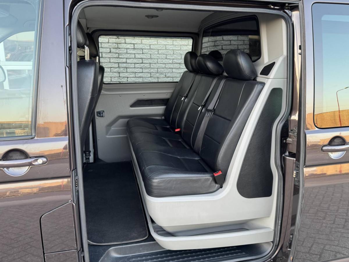 Volkswagen Transporter Volkswagen Transporter 2.0 TDI Highline Dubbele Cabine Trekhaak/Leer/Cruise/Navi/PDC/Bluetooth