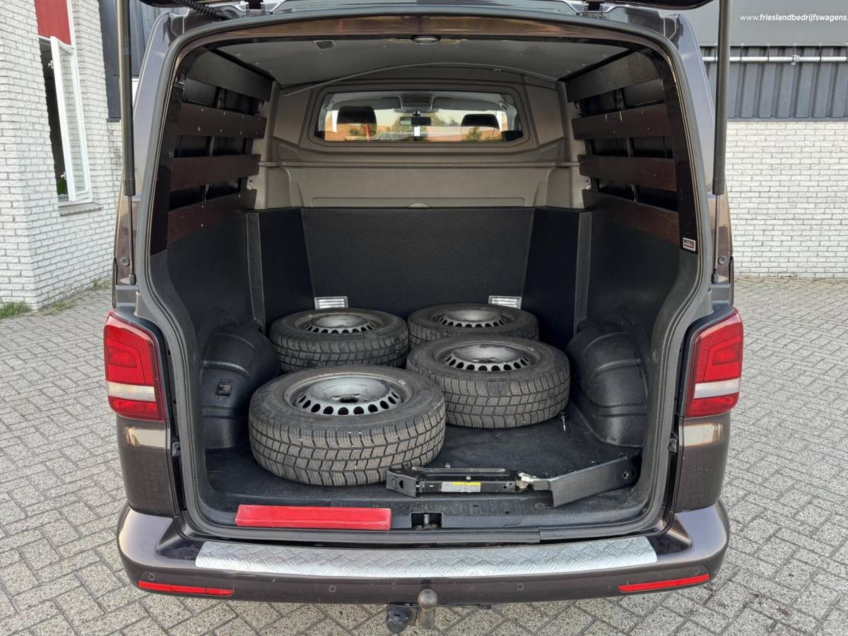 Volkswagen Transporter Volkswagen Transporter 2.0 TDI Highline Dubbele Cabine Trekhaak/Leer/Cruise/Navi/PDC/Bluetooth