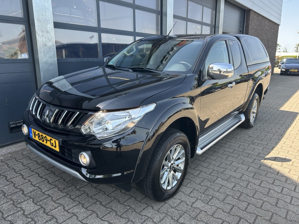 Mitsubishi L200 MITSUBISHI L200 2.4 DI-D 181pk Club Cab 4WD Intense