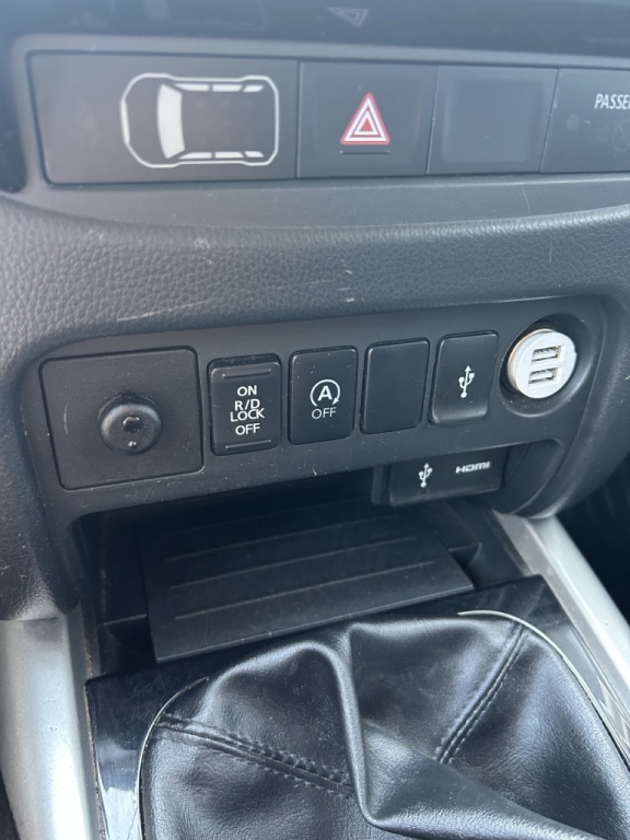 Mitsubishi L200 MITSUBISHI L200 2.4 DI-D 181pk Club Cab 4WD Intense