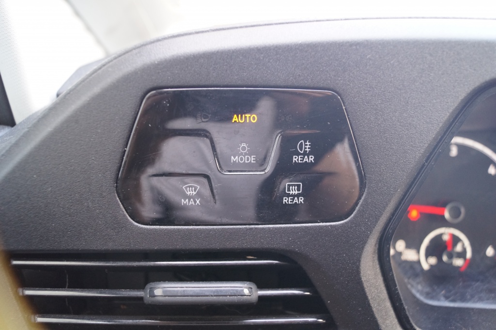 Volkswagen Caddy Volkswagen Caddy 2.0 TDI Comfort Cargo -AIRCO-PDC-CRUISE-CARPLAY-