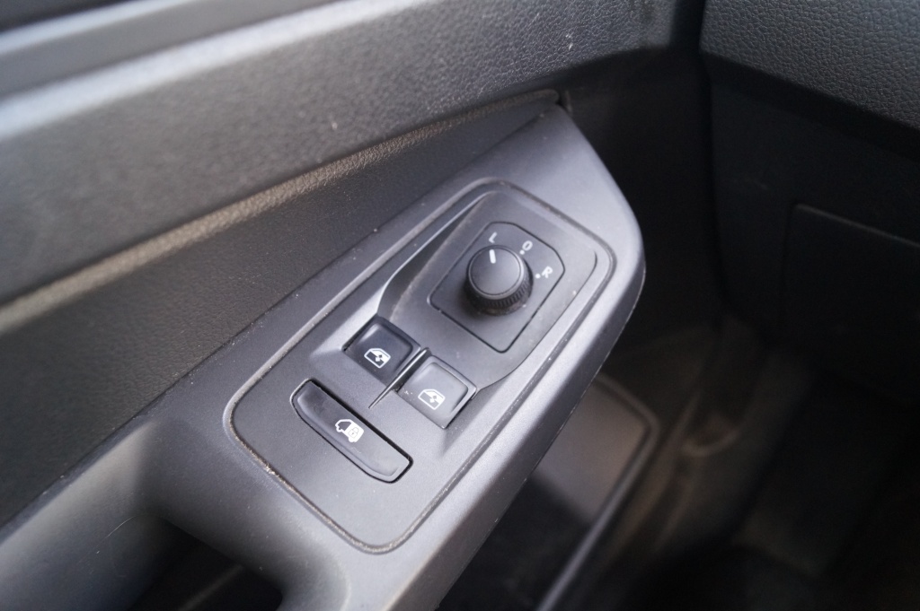Volkswagen Caddy Volkswagen Caddy 2.0 TDI Comfort Cargo -AIRCO-PDC-CRUISE-CARPLAY-