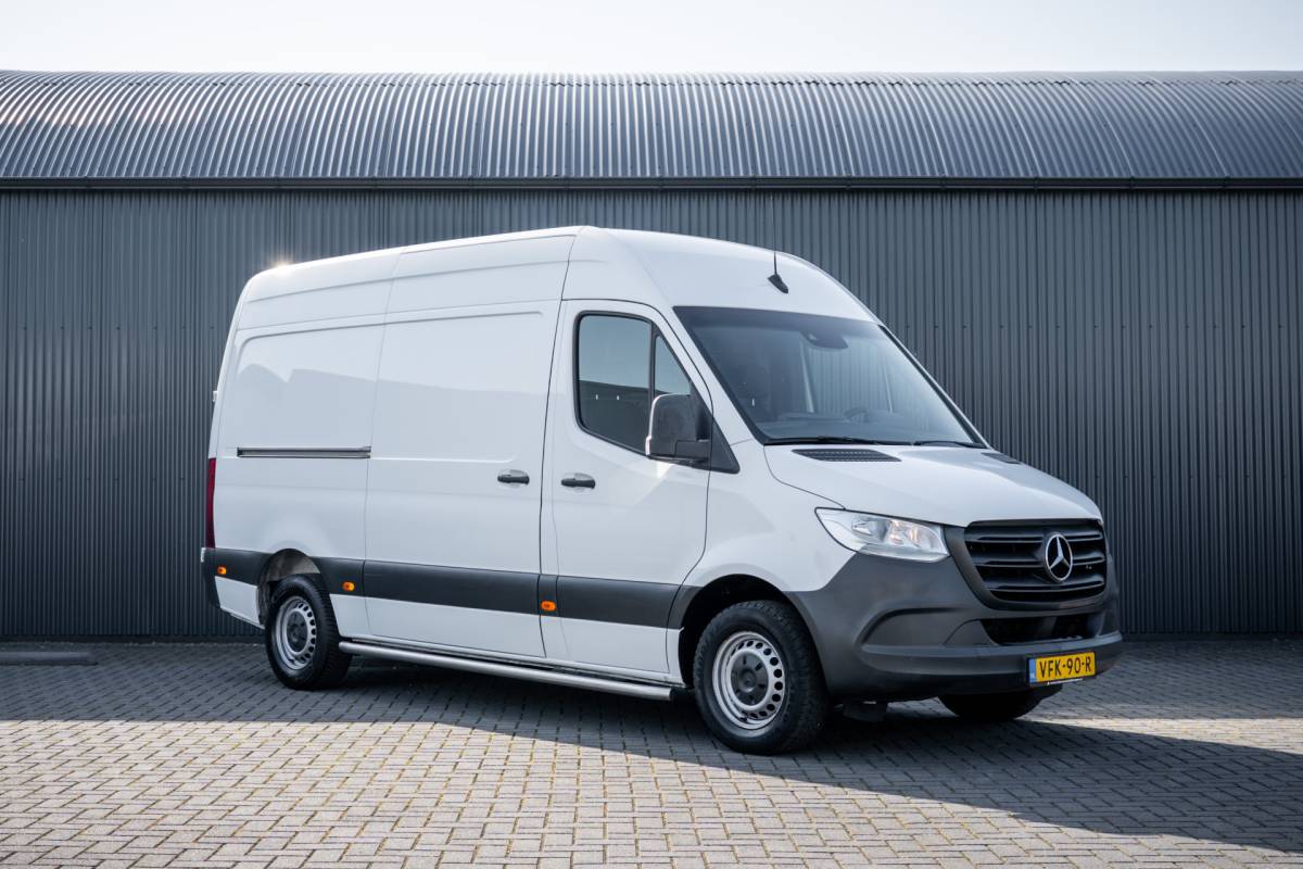 Mercedes-Benz Sprinter Mercedes-Benz Sprinter 311 CDI RWD L2H2 | Volledig Ingericht | Mbux | Camera | Carplay | Climatronic